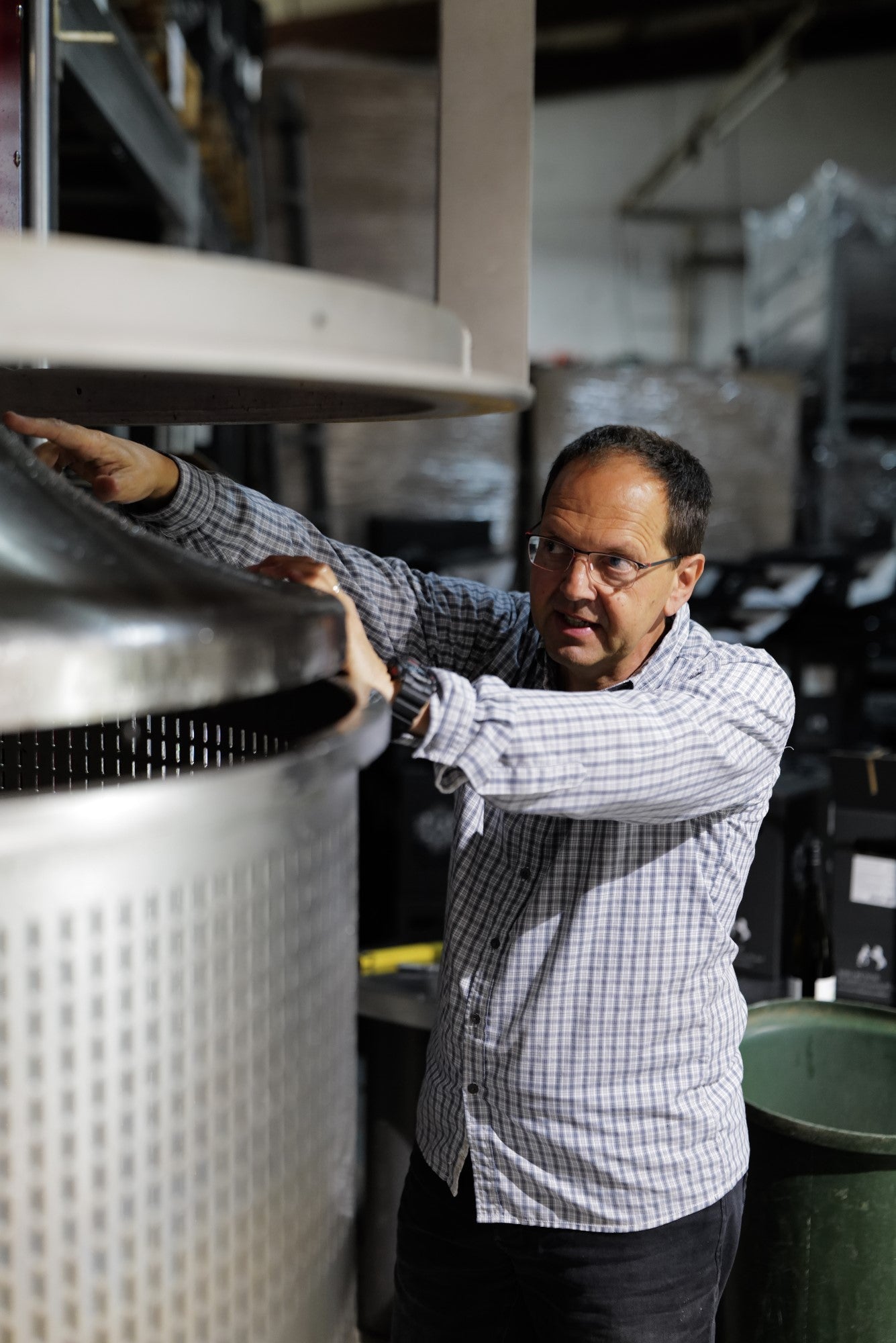 Markus Bonsels von BIBO RUNGE in seiner Kellerei